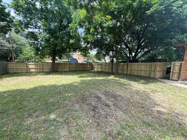 817 Brook Valley Ln, Dallas, TX 75232 - view of fenced backyard