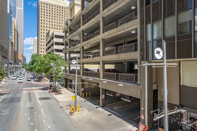 1200 Main St Unit 707, Dallas, TX 75202 - view of property featuring a city view