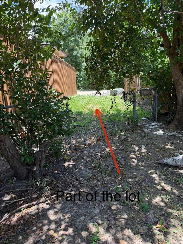 5918 Highcrest Dr, Garland, TX 75043 - view of yard