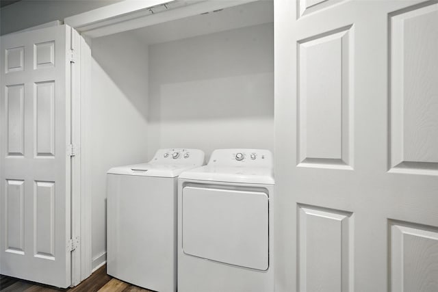 324 W Munson St Unit 326, Denison, TX 75020 - laundry room with independent washer and dryer and dark wood-style flooring