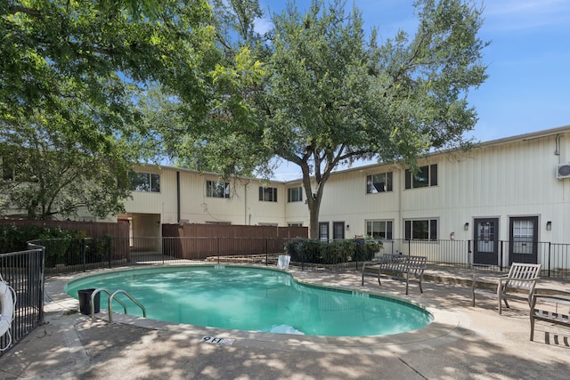 4039 Cole Ave Unit 106, Dallas, TX 75204 - community pool featuring a patio