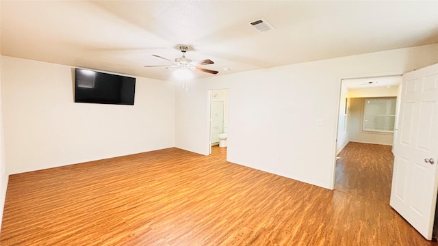 5625 Como Dr, Fort Worth, TX 76107 - unfurnished room with light wood-style flooring and ceiling fan