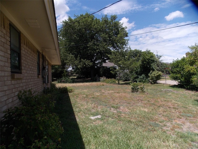1412 Cherry Ln, Colleyville, TX 76034 - view of grassy yard