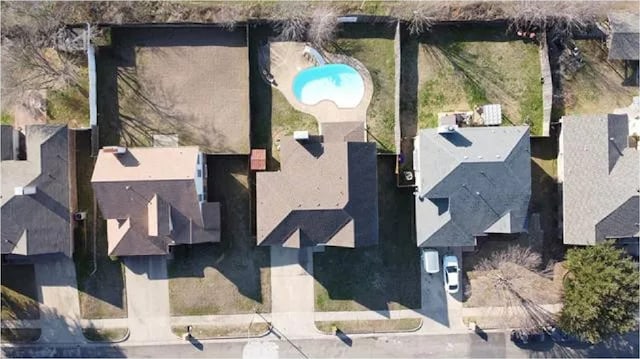 4914 Redwater Dr, Arlington, TX 76018 - aerial view of a pool area