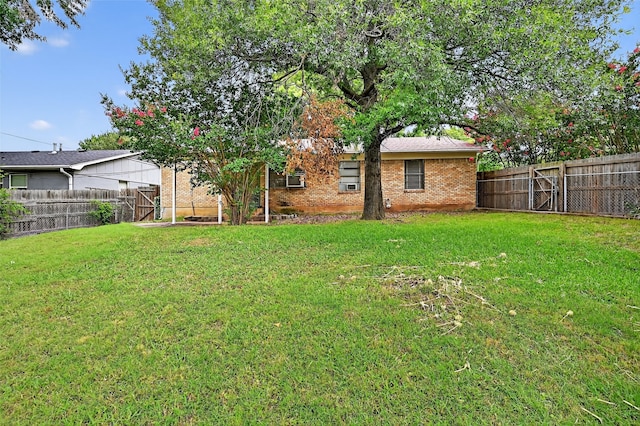 1402 Hillcrrest Dr, Sherman, TX 75092 - view of fenced backyard