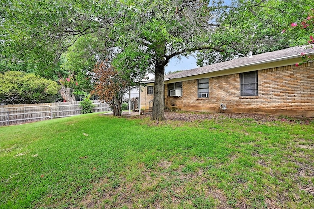 1402 Hillcrrest Dr, Sherman, TX 75092 - view of yard