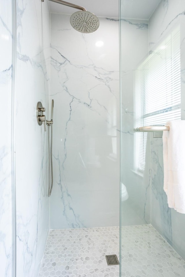 947 Aspen Dr, Desoto, TX 75115 - bathroom featuring a marble finish shower