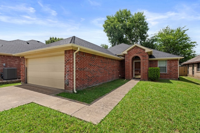 90 Elmwood Trl, Waxahachie, TX 75165 - ranch-style home with a garage, a front lawn, brick siding, and roof with shingles