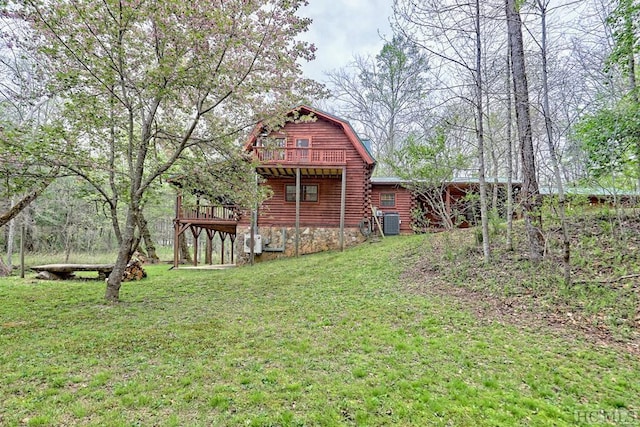 view of yard with central AC unit