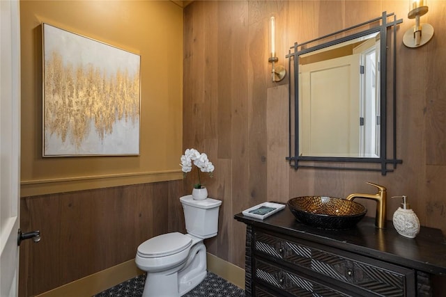 343 Ledgeview Rd, Cashiers, NC 28717 - bathroom featuring toilet and vanity