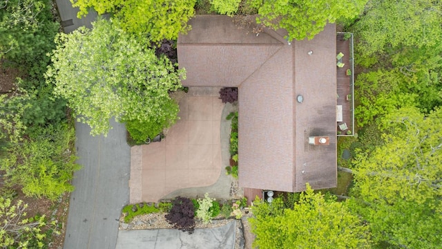 aerial view of property and surrounding area