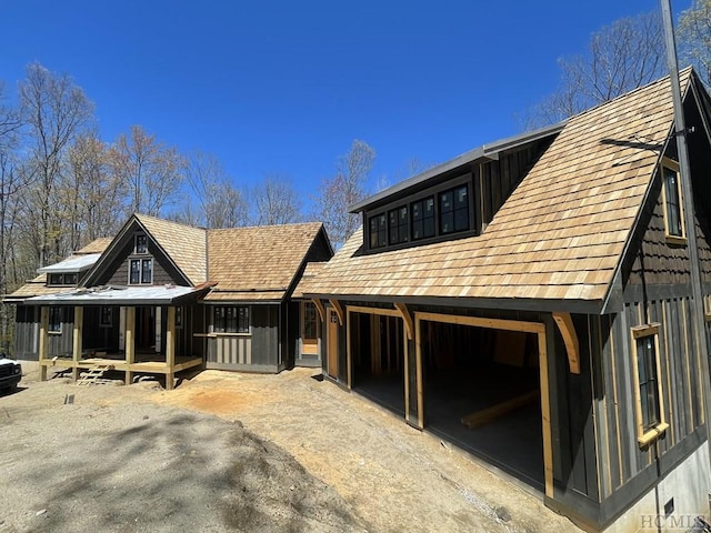 exterior space featuring a porch