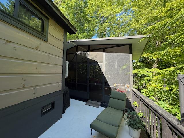 26 S Cumberland Dr, Lake Toxaway, NC 28747 - view of doorway to property
