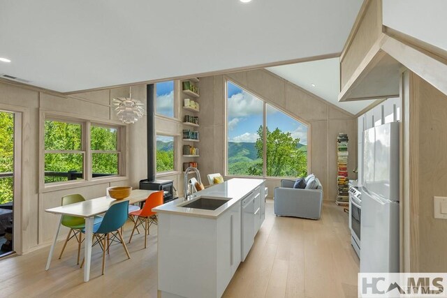 63 Evans Creek Rd, Scaly Mountain, NC 28775
