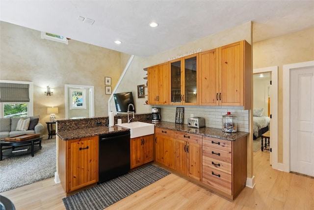 132 Azalea Ct, Sapphire, NC 28774 - kitchen featuring dishwasher, a peninsula, light wood finished floors, and recessed lighting