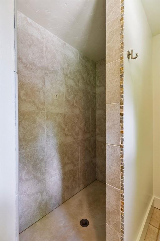 132 Azalea Ct, Sapphire, NC 28774 - full bathroom with tiled shower