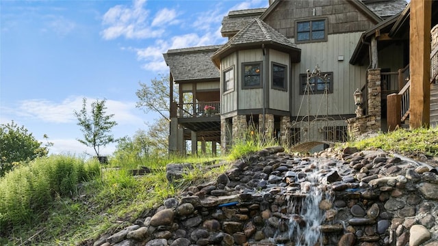 view of side of home