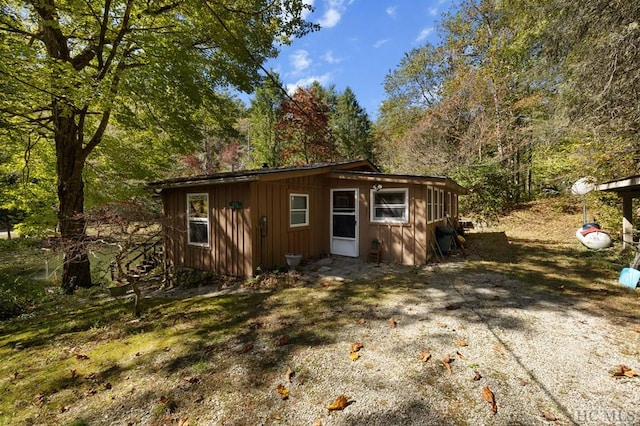 view of outbuilding