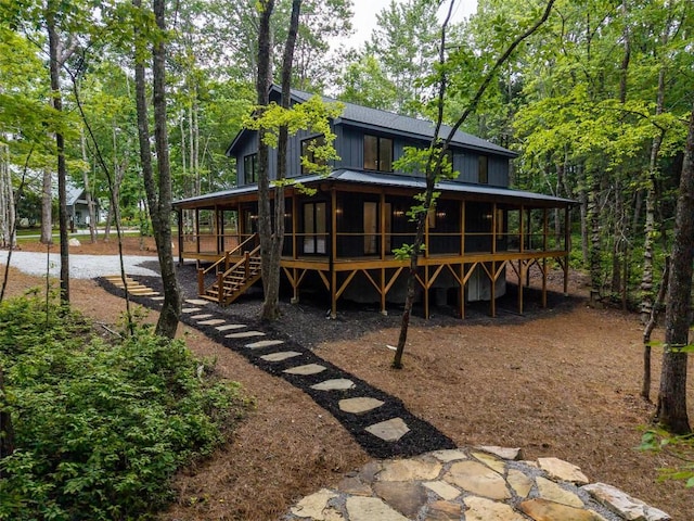 365 Cherokee Cir, Lake Toxaway, NC 28747 - back of property with stairway