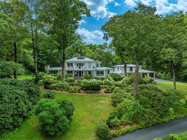 view of front of house with concrete driveway