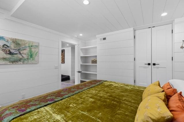 bedroom featuring recessed lighting