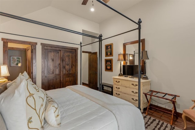 bedroom with a ceiling fan