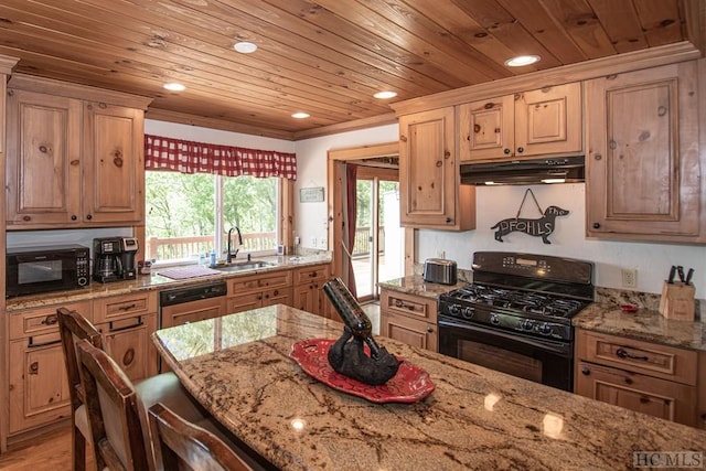 kitchen featuring wood ceiling, sink, black appliances, and a breakfast bar area