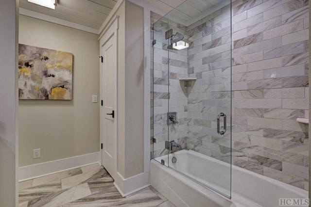 bathroom with enclosed tub / shower combo