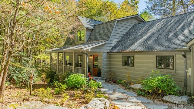 view of front of property featuring covered porch