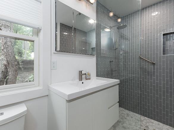 49 Kiwi Ln Unit 14, Sapphire, NC 28774 - full bathroom featuring vanity and walk in shower
