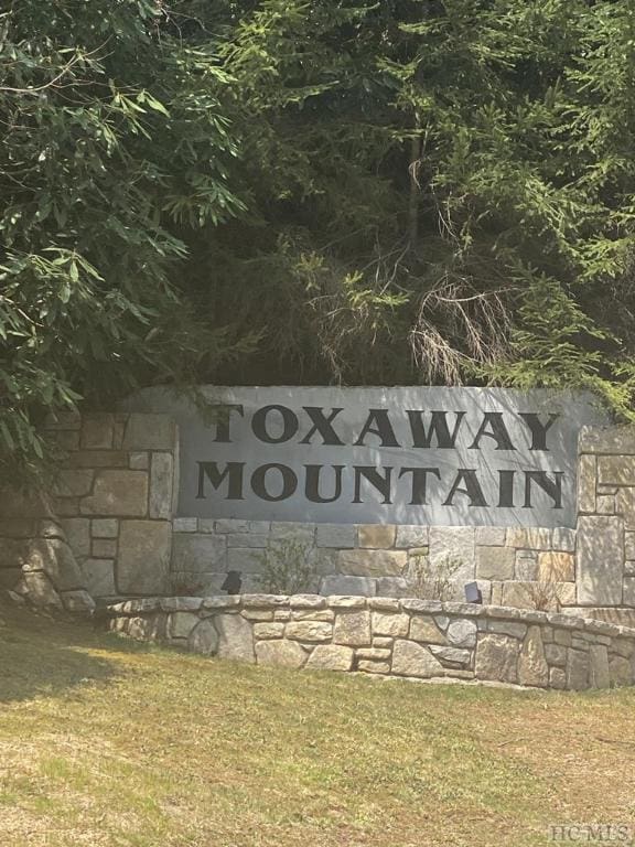 Listing photo 2 for LOT56 Toxaway Ct, Lake Toxaway NC 28747