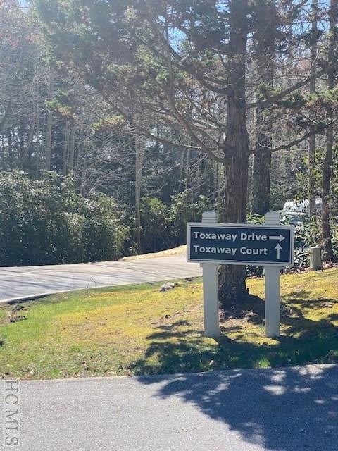 Listing photo 3 for LOT56 Toxaway Ct, Lake Toxaway NC 28747