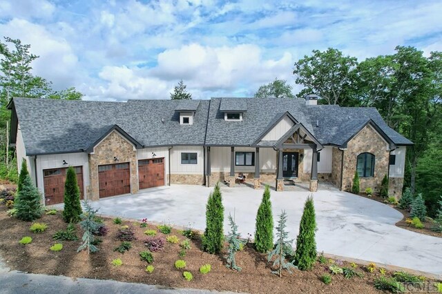 view of front of house featuring a garage