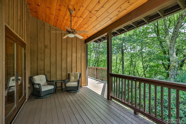 deck with ceiling fan