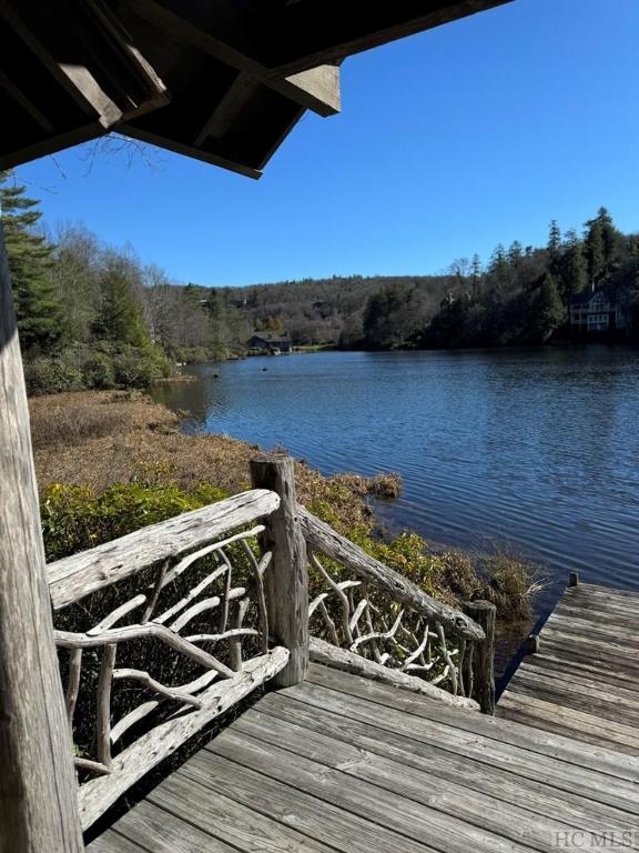 99999 Lake Osseroga Dr, Highlands, NC 28741