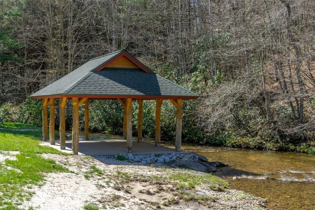 424 Receptive Dr, Glenville, NC 28736