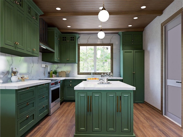 25 Hemlock Rdg, Highlands, NC 28741 - kitchen featuring green cabinetry, stainless steel range oven, wooden ceiling, wood finished floors, and tasteful backsplash