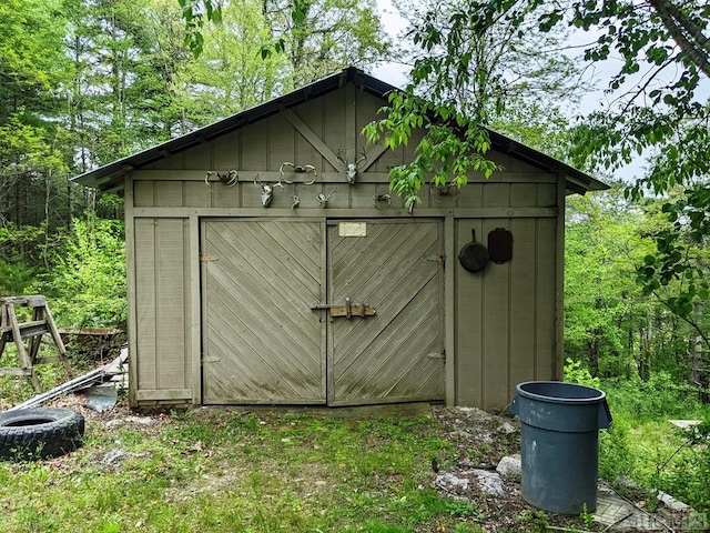 view of outdoor structure