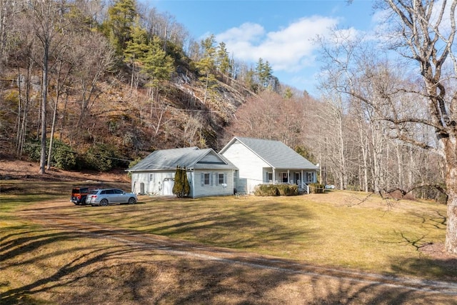 view of front of property with a front lawn