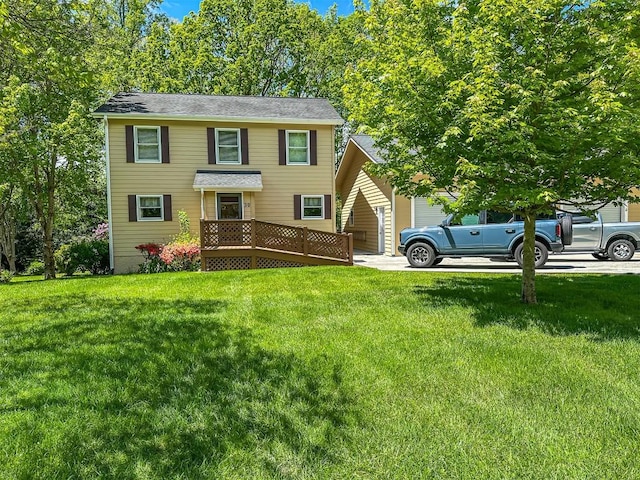 view of front of house with a front lawn