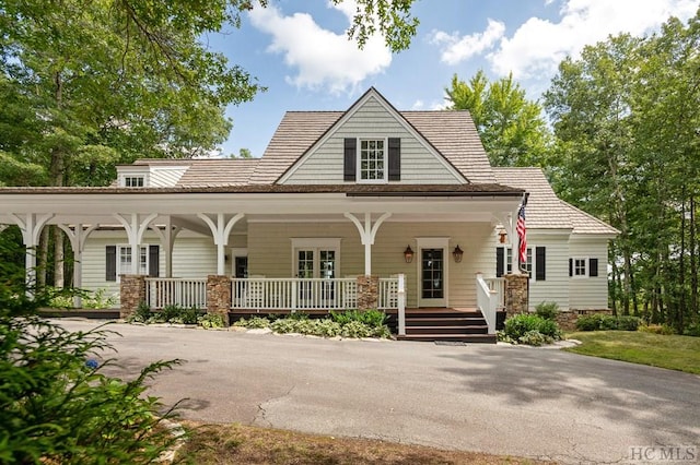 view of front of house featuring covered porch