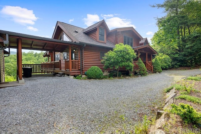 view of front of house featuring a porch