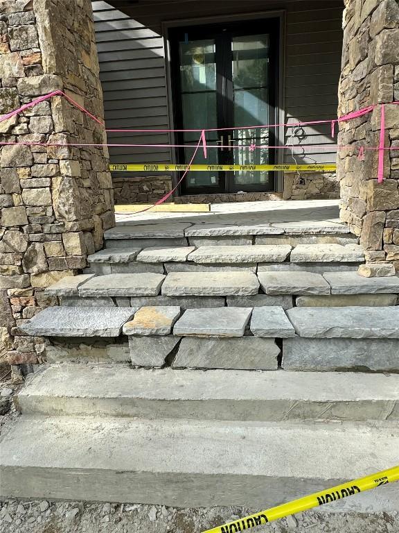 2385 Magnolia Dr, Highlands, NC 28741 - exterior view