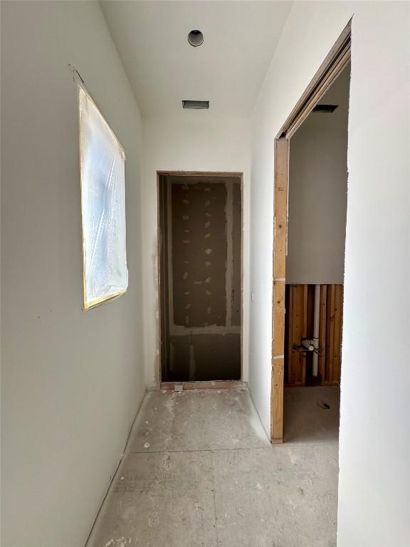 2385 Magnolia Dr, Highlands, NC 28741 - view of hall