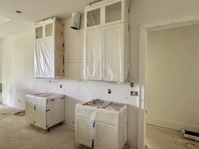 2385 Magnolia Dr, Highlands, NC 28741 - view of laundry room