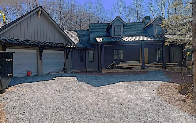 view of front of house featuring a garage