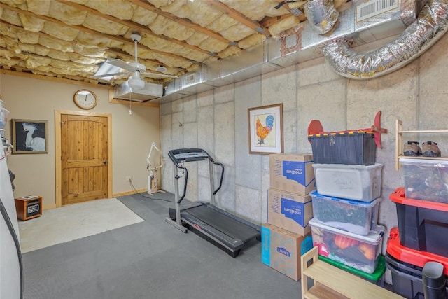 exercise area featuring ceiling fan