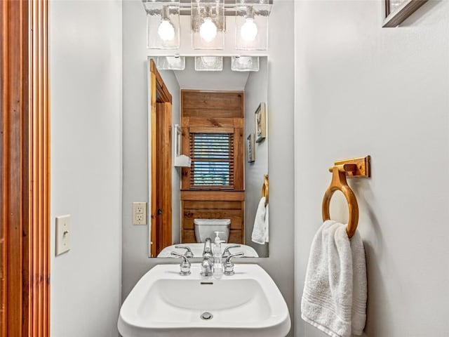 399 Toxaway Ct, Lake Toxaway, NC 28747 - half bath with a sink and toilet