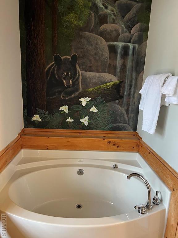 35-B Portland Rdg Unit B, Cashiers, NC 28717 - full bathroom featuring a bath