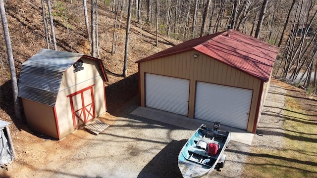 view of detached garage